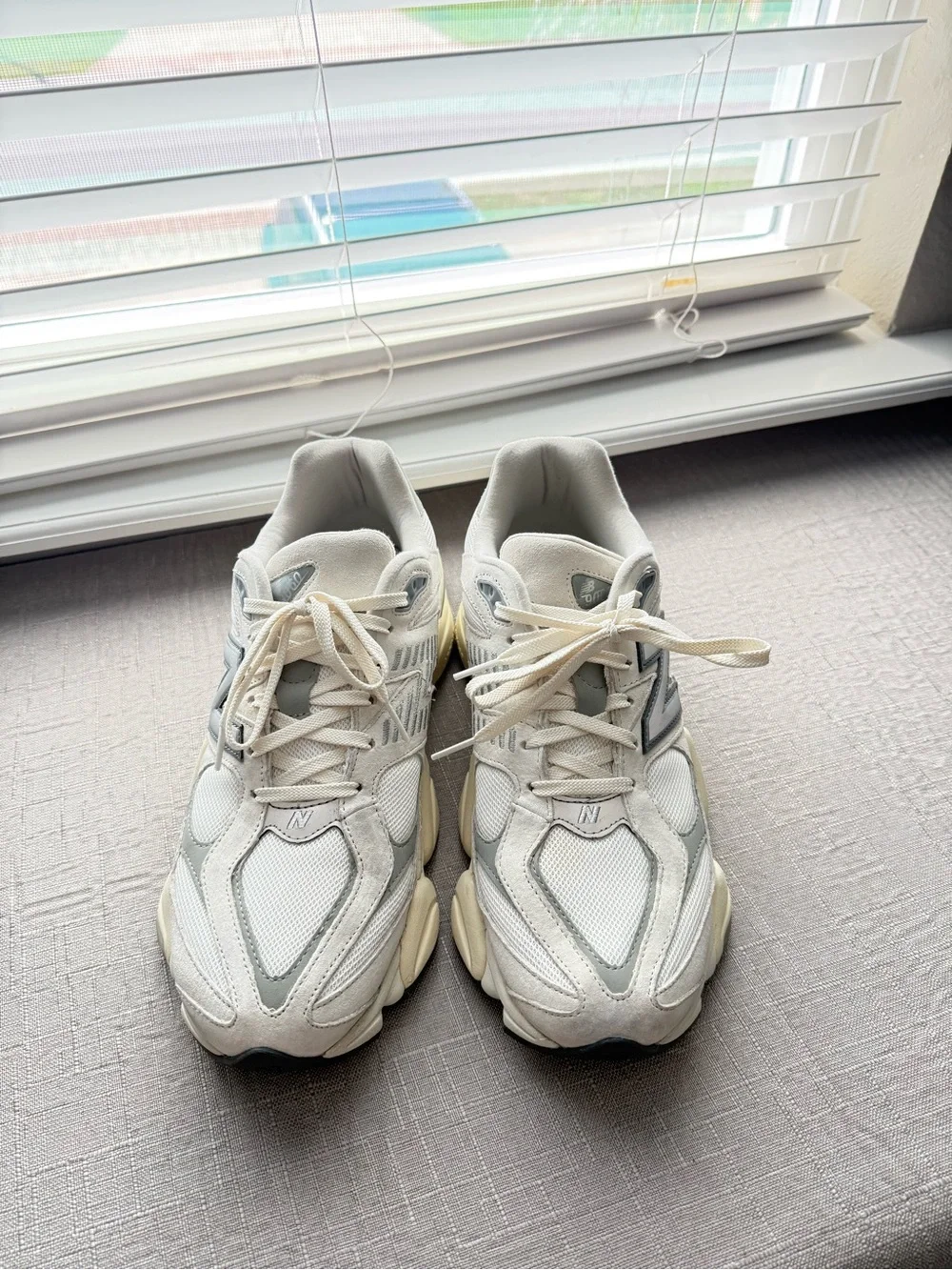 New Balance Men’s Cream and Light Gray Chunky Running Sneakers